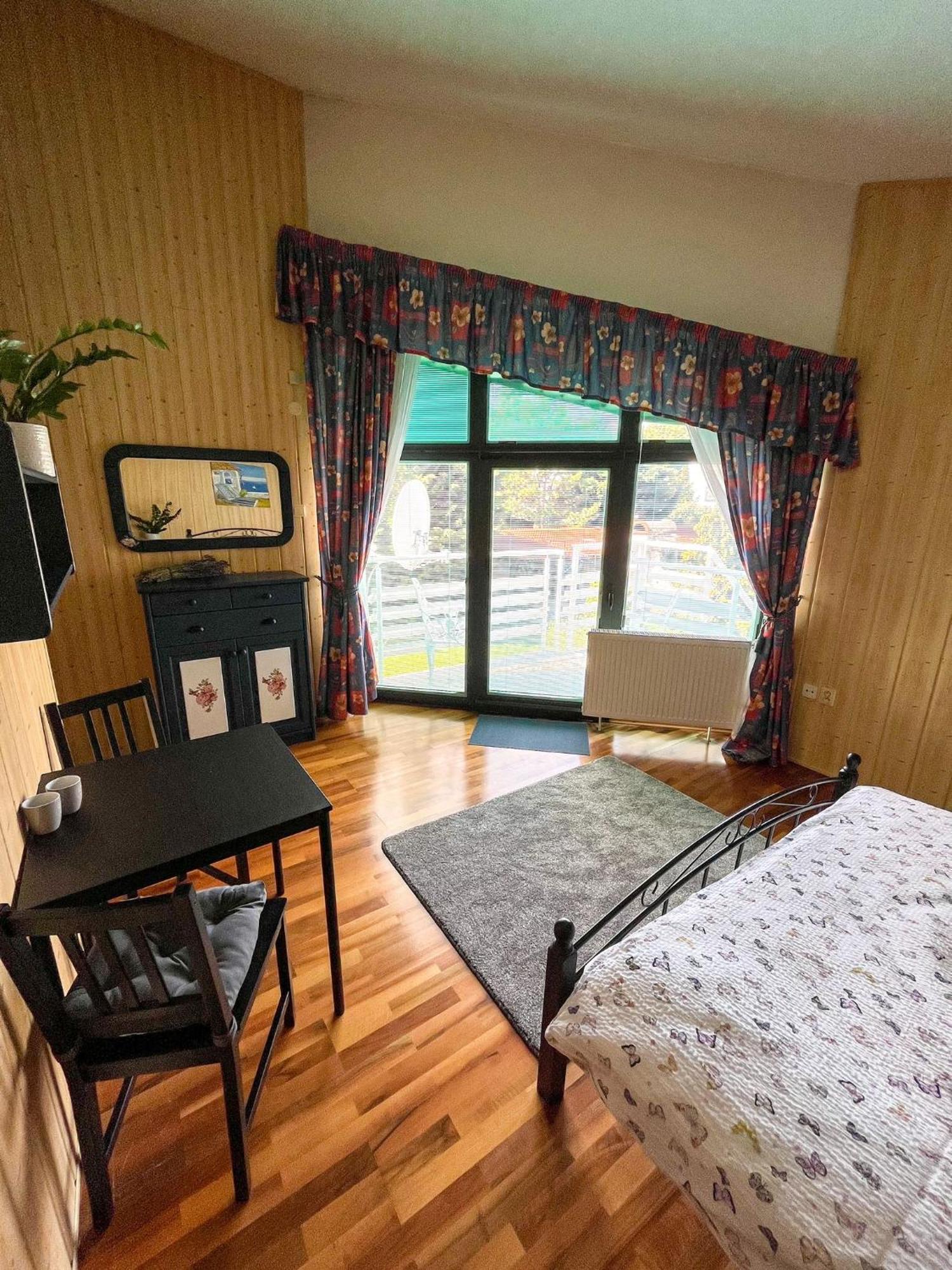 Cozy Rooms In Wine Town - Modra Cameră foto